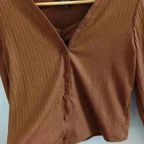 BY & BY | Women's Brown Cognac Two Piece Long Sleeve Button Down V-Neck… - Picture 2 of 5
